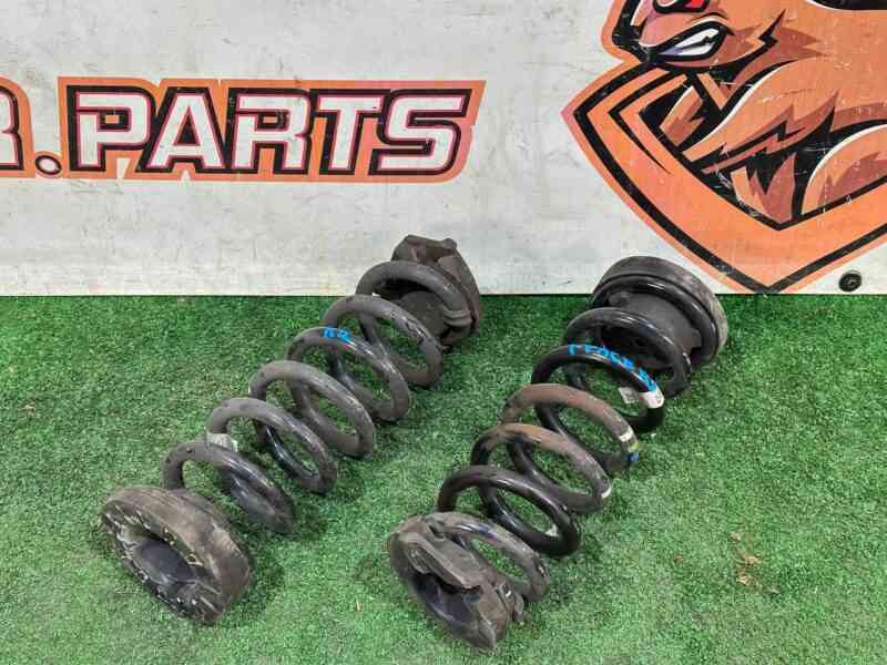 T4K12785 Rear spring Jaguar I-Pace (2018-) used cost 50 € in stock 4 pcs.