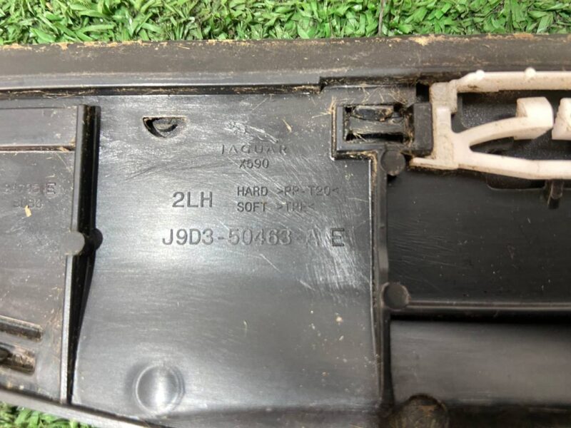 T4K1748LML Roof trim element with reinforcement left Jaguar I-Pace X590 (2018-) USED cost 50 € in stock 4 pcs.