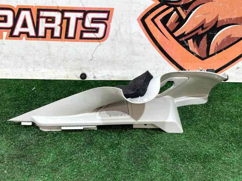 T4K1795LKP Body pillar trim left Jaguar I-Pace (2018-) used cost 50 € in stock 1 pcs.