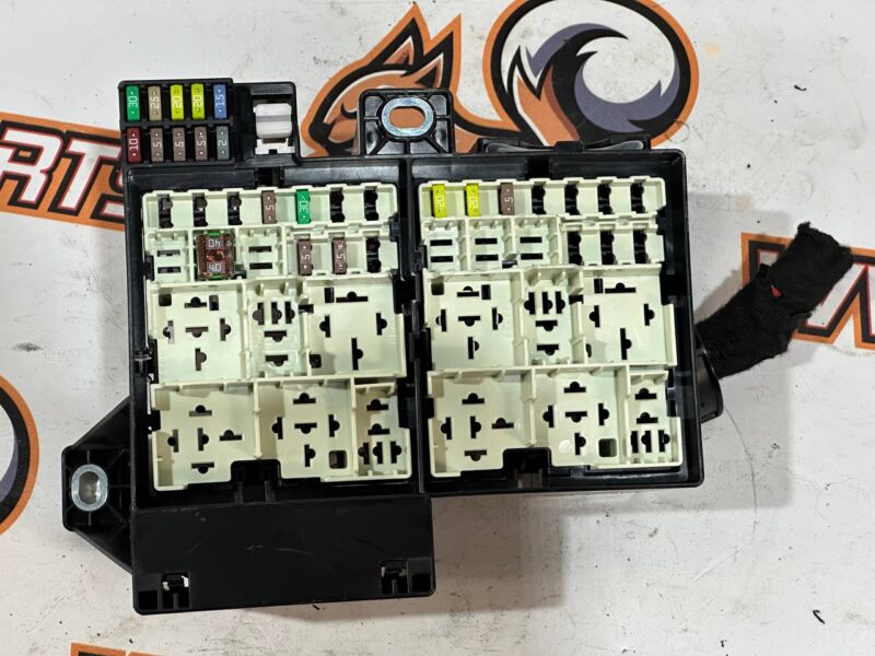 T4K18563 Fuse box Jaguar I-Pace X590 (2018-) Used cost 100 € in stock 1 pcs.