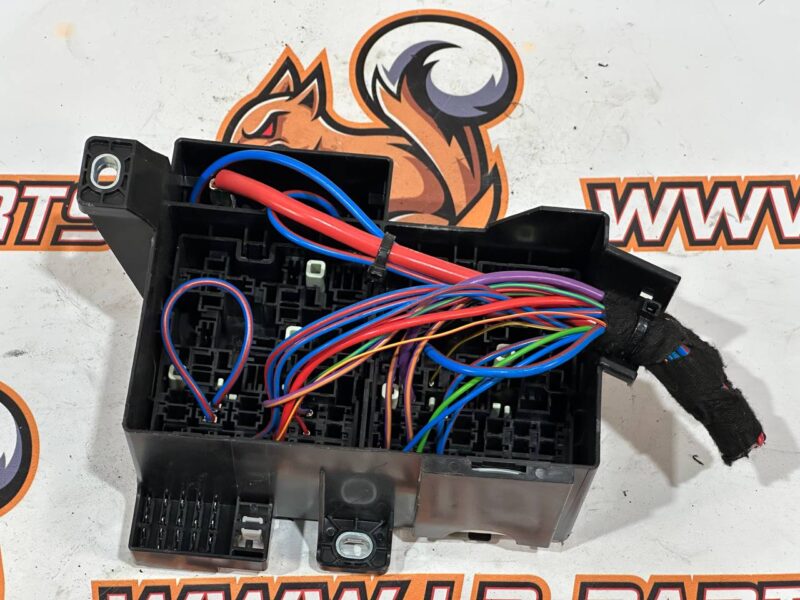 T4K18563 Fuse box Jaguar I-Pace X590 (2018-) Used cost 100 € in stock 1 pcs.