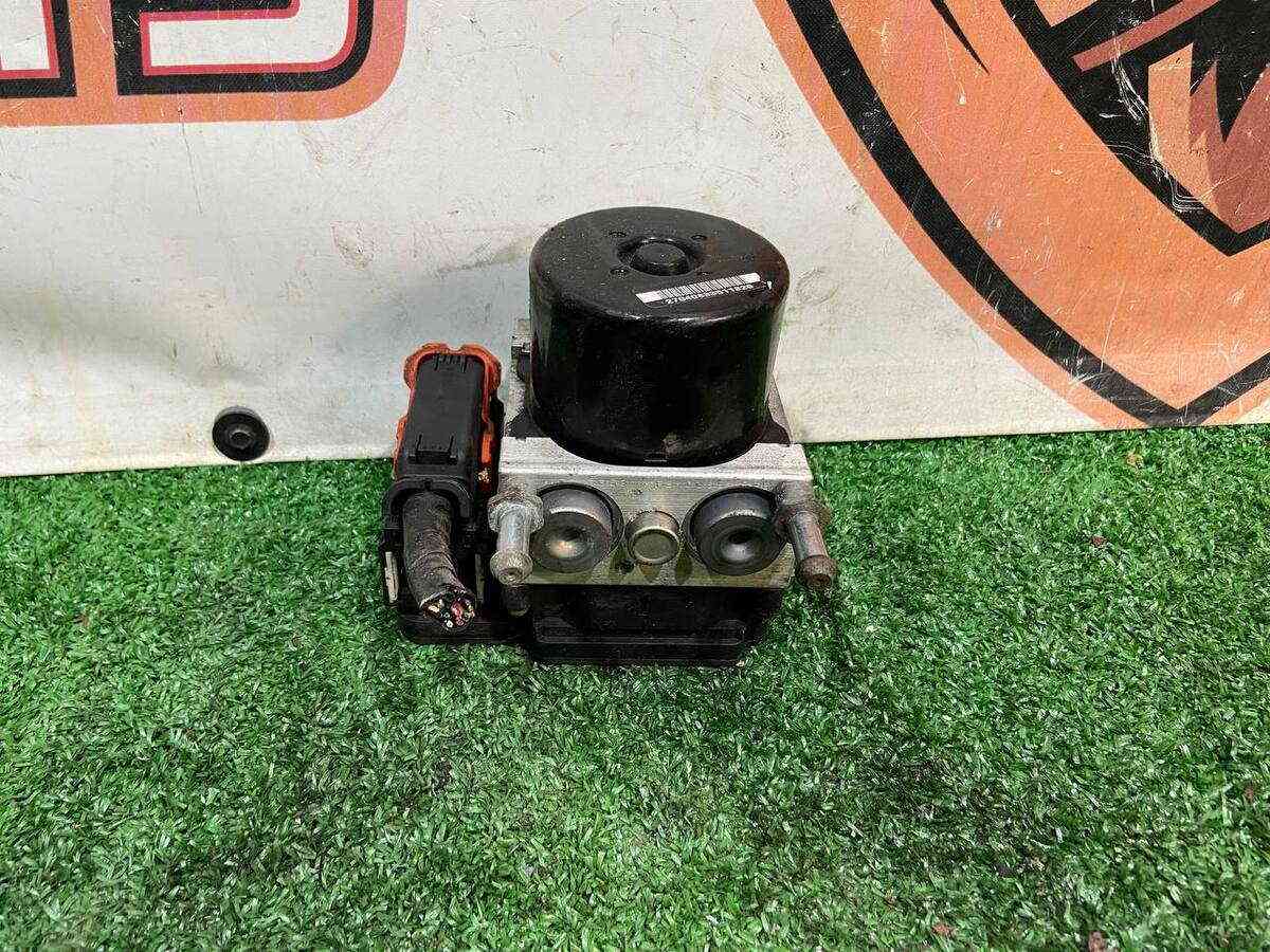 27596AJ01A Block ABS SUBARU used