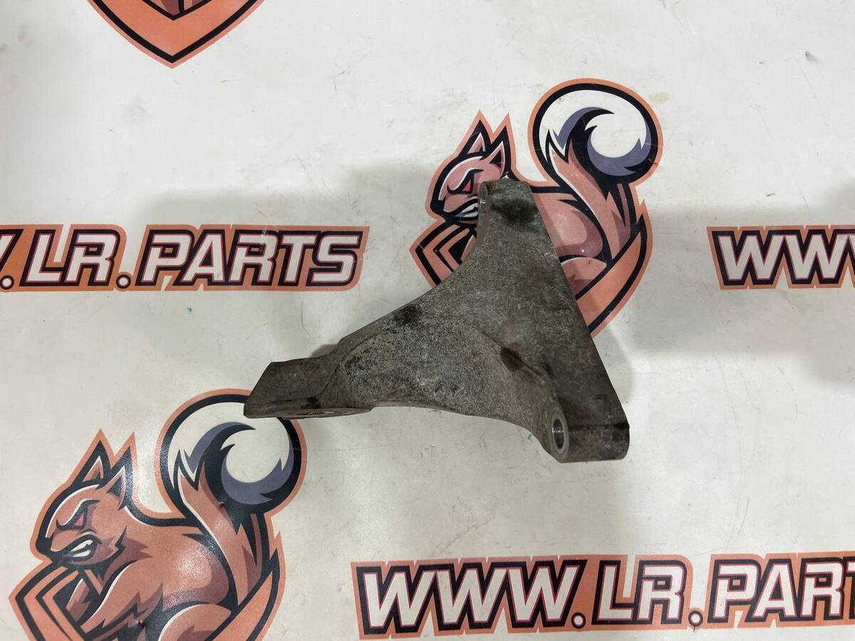 30450AA010 Automatic transmission bracket left used SUBARU