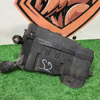 81402AJ11C Used SUBARU fuse block