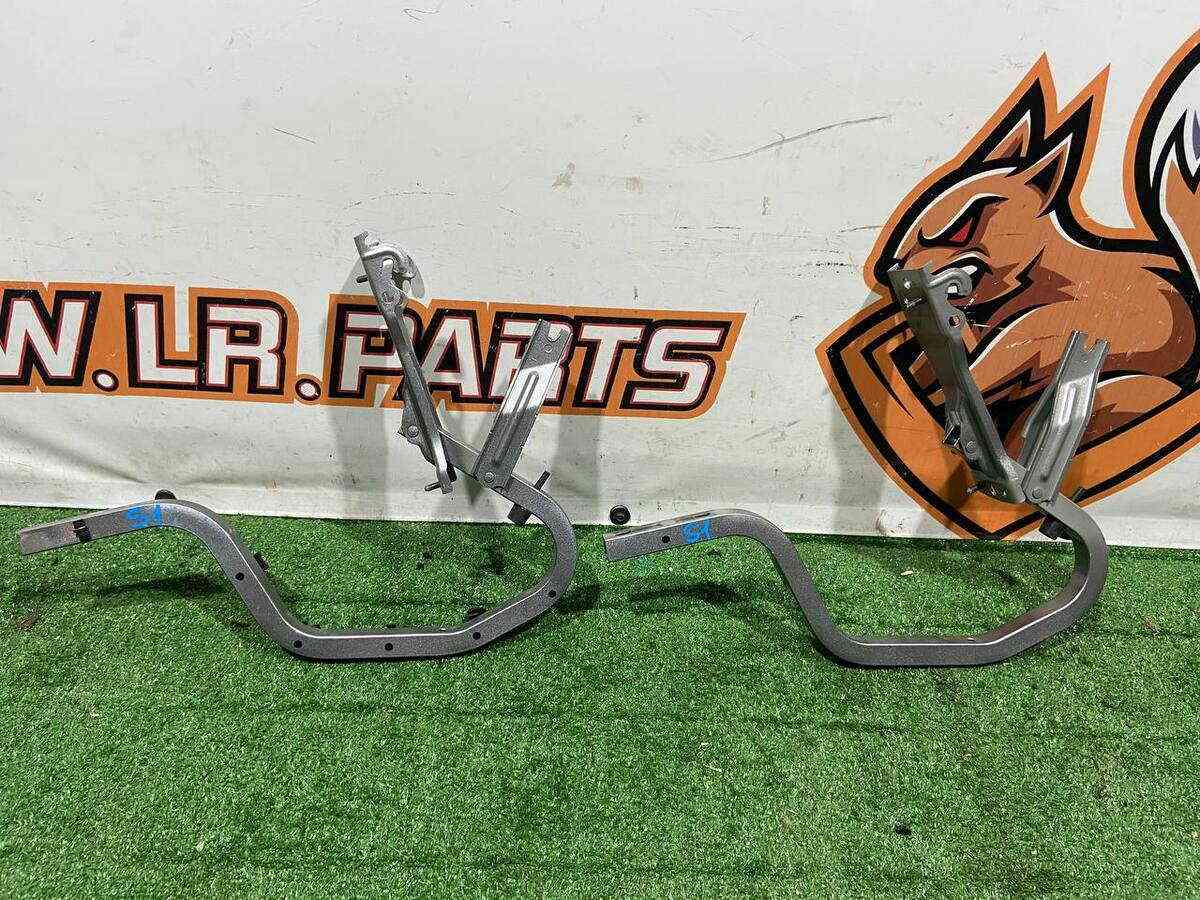 B45A52710B Trunk lid hinge right MAZDA 3 used