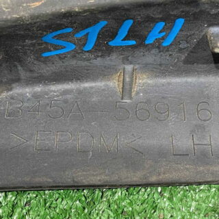 B45A56916A Wing seal left MAZDA 3 used