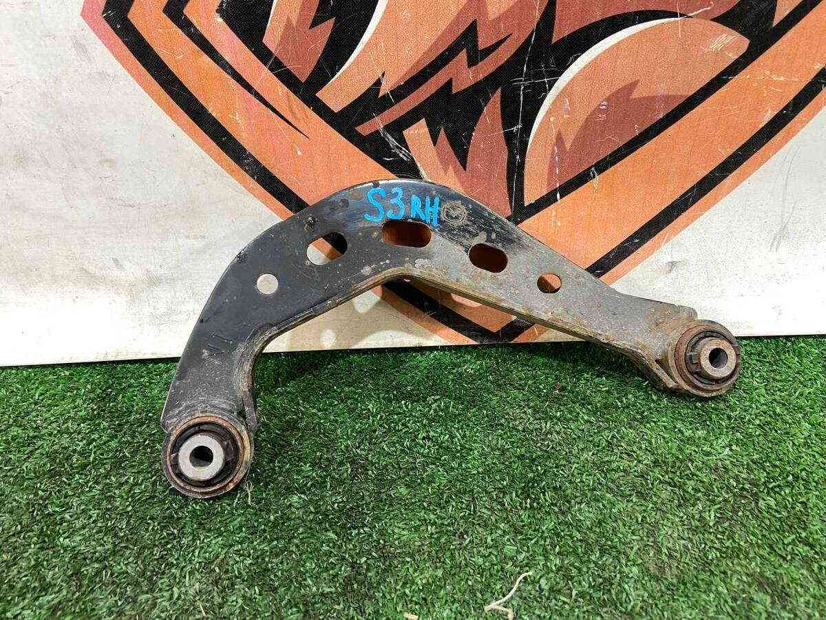 B45C28C10 Used rear lever MAZDA 3