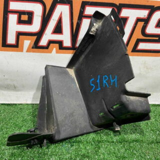 BHN1501U1A Air duct lower right MAZDA 3 used