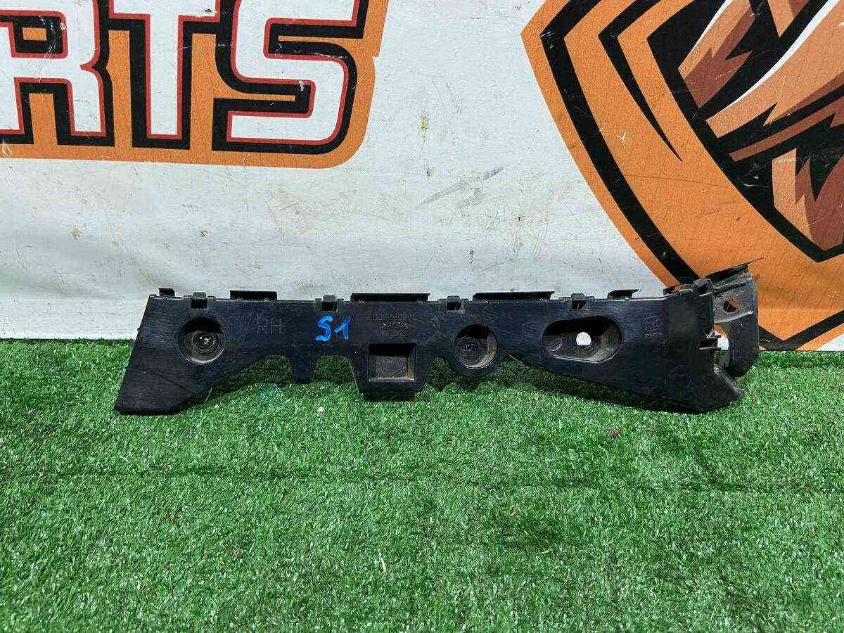 BJS7502H1B Rear right bumper mounting bracket used MAZDA 3