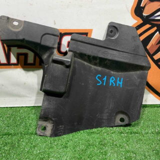 BJS756341 Wing guard right MAZDA 3 used