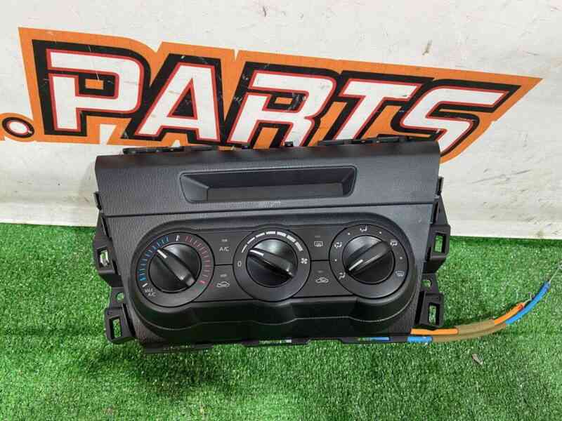 BJS761190B Used MAZDA 3 air conditioning control panel