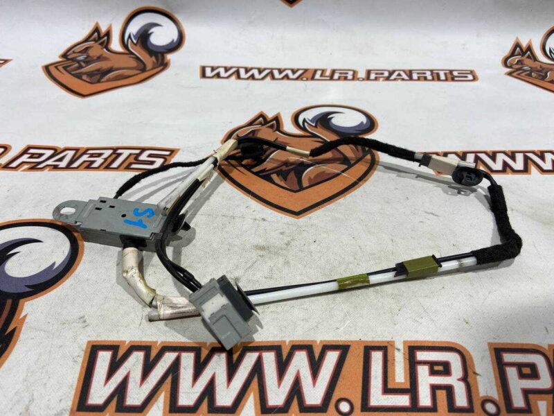 BJS7669N0 Used MAZDA 3 Antenna Amplifier