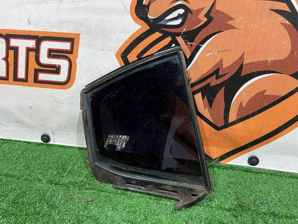 BJS772661 Door glass rear right insert MAZDA 3 used