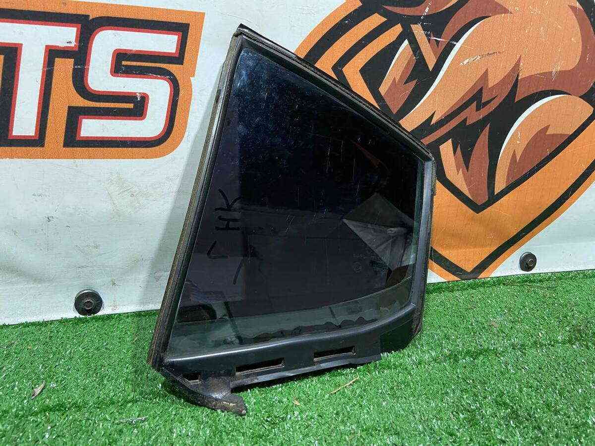 BJS773661 Rear left rear door glass used MAZDA 3