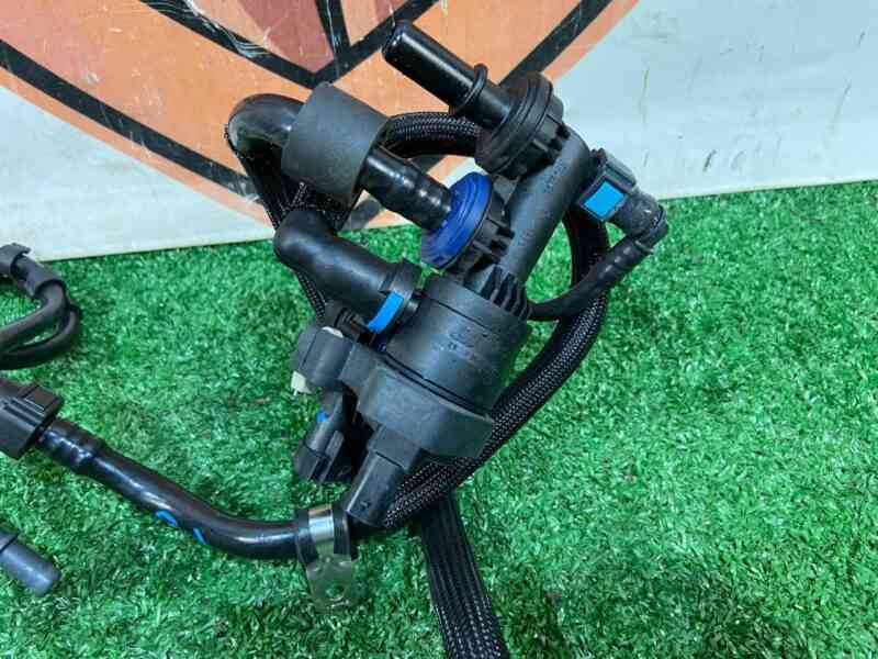 J3P39C915CA Vacuum valve with tubes Range Rover Evoque New L551 (2019-) Used cost 80 € in stock 1 pcs.