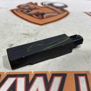 KD47676NXA Antenna MAZDA 3 used