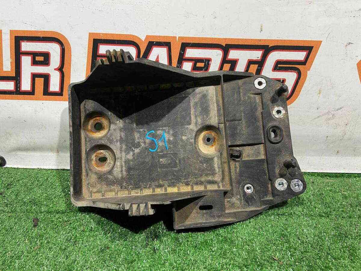 KD5356040C Battery shelf MAZDA 3 used