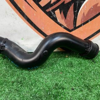 LR036467 Air intake pipe lower left Range Rover L405 (2013-2021) Used cost 22,47 € in stock 1 pcs.
