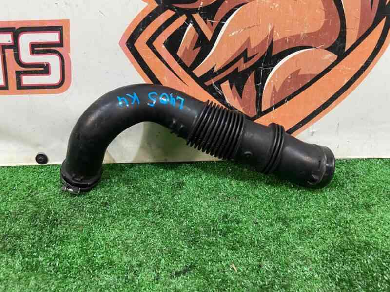 LR036468 Air intake pipe from the filter to the turbocharger left side Range Rover L405 (2013-2021) Used cost 35 € in stock 3 pcs.