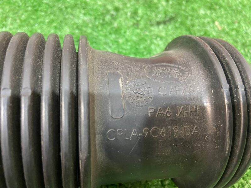 LR036468 Air intake pipe from the filter to the turbocharger left side Range Rover L405 (2013-2021) Used cost 35 € in stock 3 pcs.