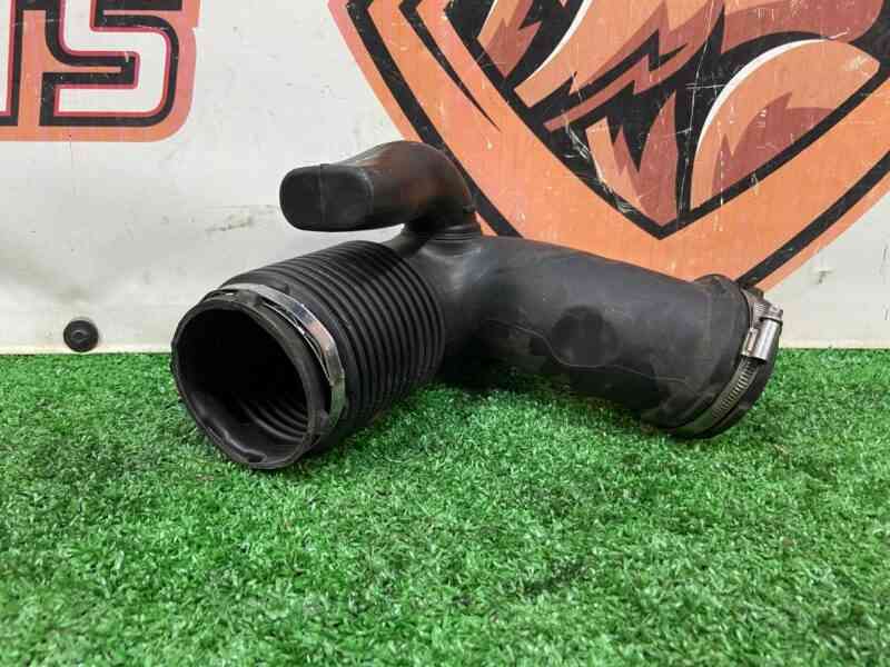 LR036471 Air duct Range Rover Sport L494 (2014-2022) USED cost 40 € in stock 3 pcs.