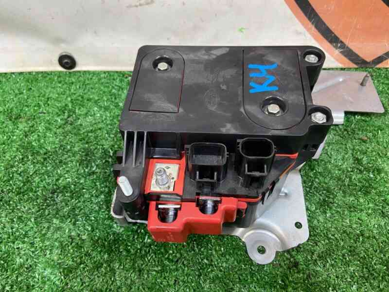 LR038773 Fuse box Range Rover L405 (2013-2021) Used cost 300 € in stock 1 pcs.