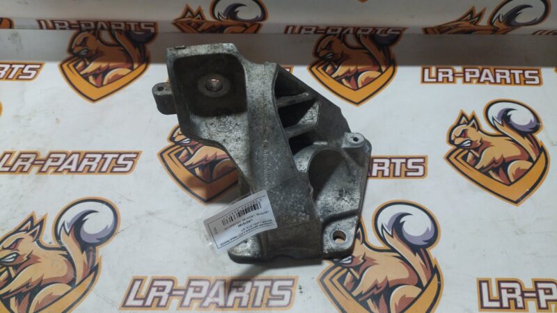 LR075190 4.4TD Engine Bracket Left RANGE ROVER (L405) 2013- Used cost 40 € in stock 2 pcs.