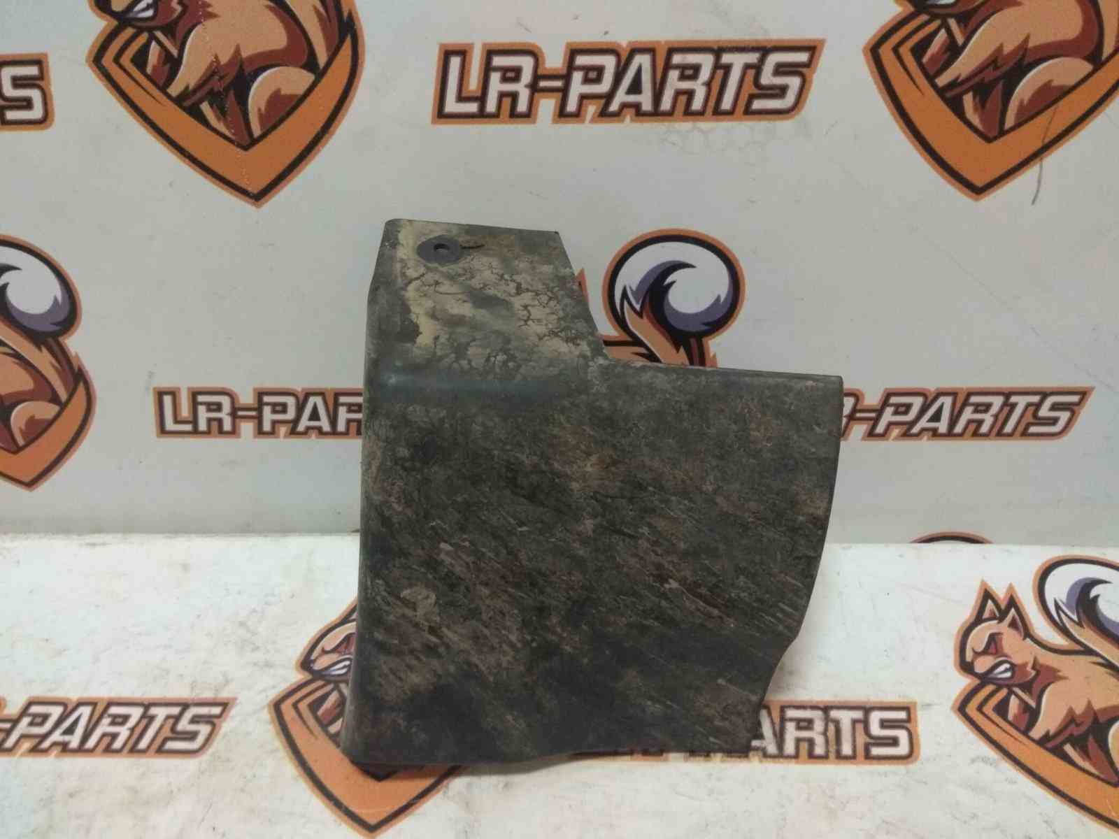 LR082946 Fender molding front right lower Land Rover Discovery 5 L462 Used cost 37 € in stock 1 pcs.