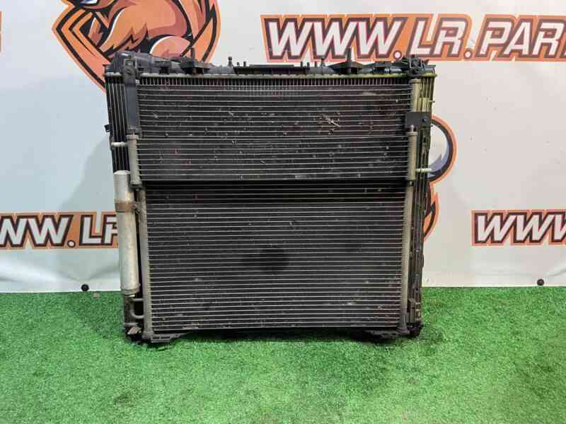 LR084439 Radiator cassette 3.0D 4.4D Range Rover L405 (2013-2021) Used cost 700 € in stock 1 pcs.