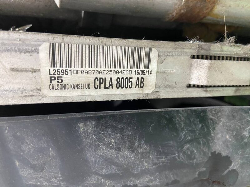 LR084439 Radiator cassette 3.0D 4.4D Range Rover L405 (2013-2021) Used cost 700 € in stock 1 pcs.