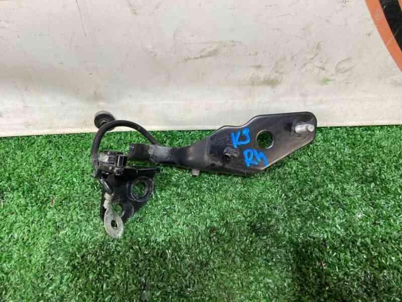 LR088981 Hinges of the RH Range Rover Sport L494 (2014-2022) Used cost 20 € in stock 1 pcs.