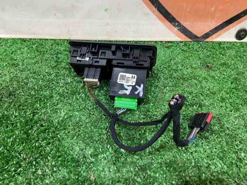 LR101851 Light switch Range Rover Evoque New L551 (2019-) used cost 40 € in stock 2 pcs.
