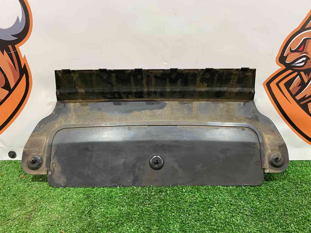 LR108920 Rear Bumper Cover Range Rover L405 (2013-2021) Used cost 40 € in stock 1 pcs.