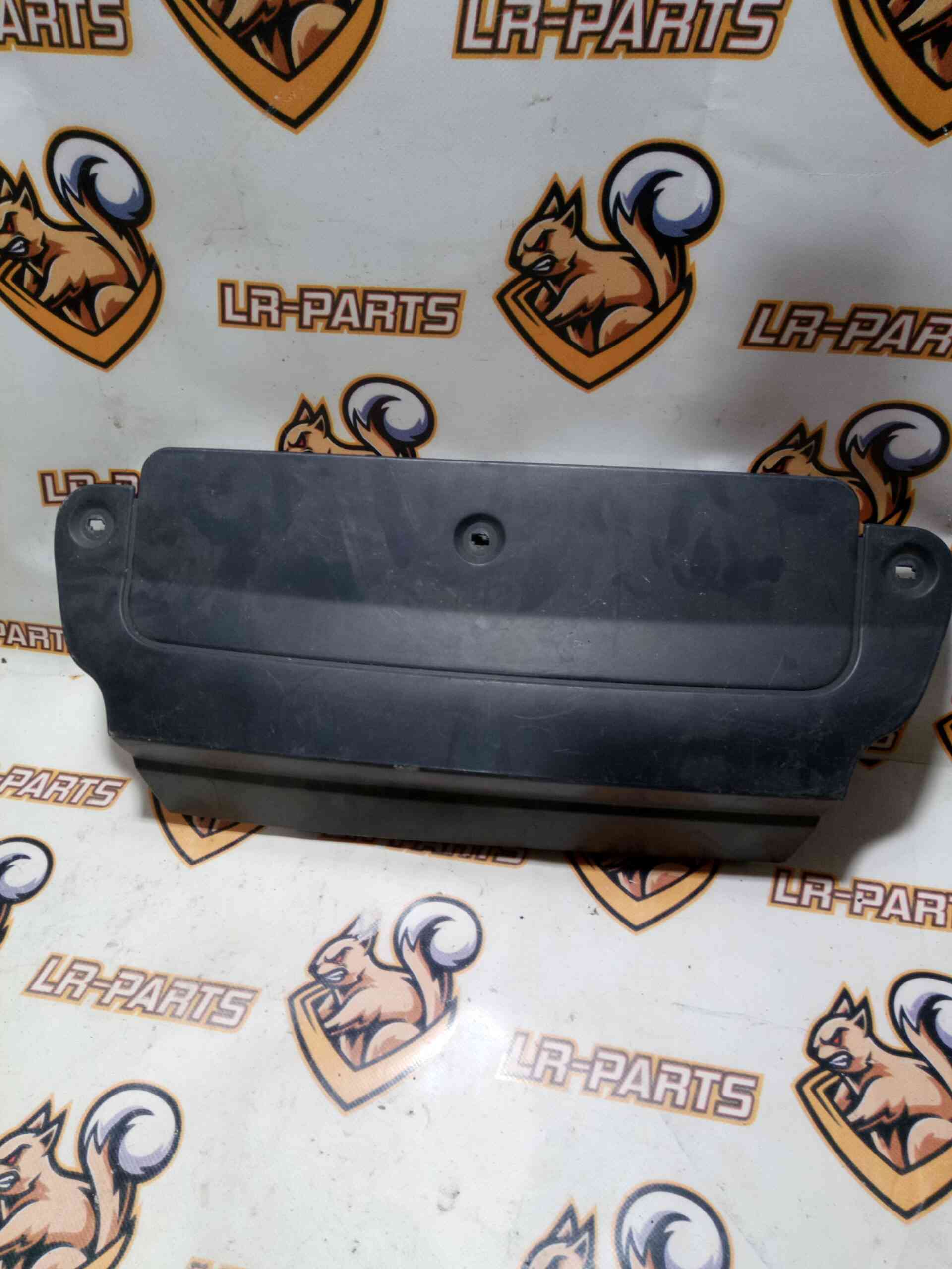 LR108920 Rear Bumper Cover Range Rover L405 (2013-2021) Used cost 40 € in stock 1 pcs.