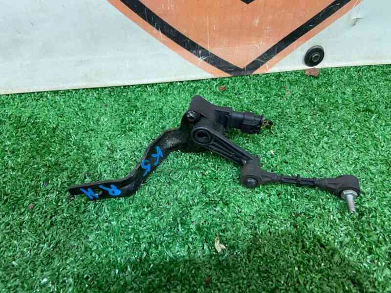 LR114546 Body position sensor front right Land Rover Discovery Sport L550 (2015-) Used cost 60 € in stock 1 pcs.
