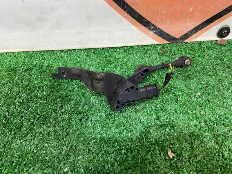 LR114546 Body position sensor front right Land Rover Discovery Sport L550 (2015-) Used cost 60 € in stock 1 pcs.