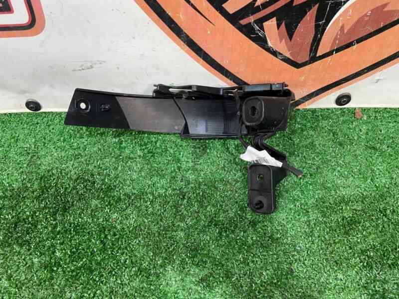 LR114960 Rear bumper mounting bracket right Range Rover Evoque New L551 (2019-) Used cost 35 € in stock 2 pcs.