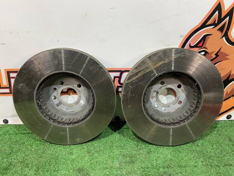 LR115006 Front Brake Disc D349mm Land Rover Discovery Sport L550 (2015-) Used cost 201 € in stock 2 pcs.