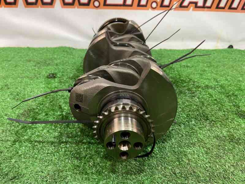 LR118417.3 Crankshaft 2.0 turbo petrol STD AJ200P (+liners) Land Rover Discovery Sport L550 (2015-) Used cost 1 350 € in stock 1 pcs.