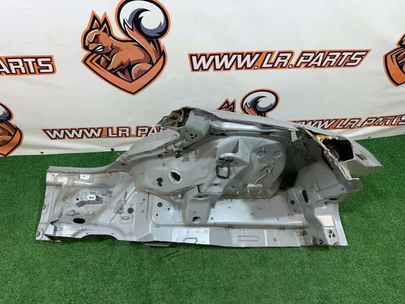 LR124764 Quarter Rear Right Range Rover Evoque New L551 (2019-) Used cost 650 € in stock 1 pcs.
