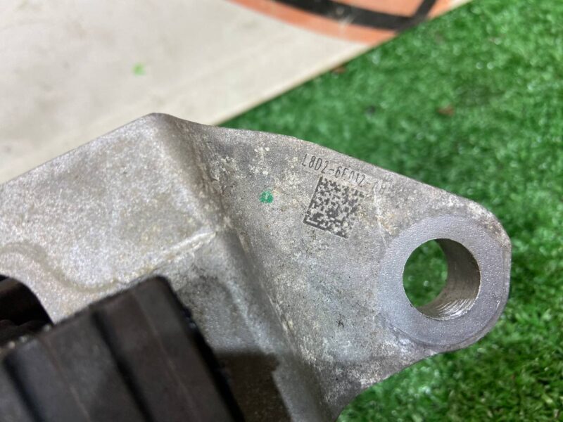 LR124872 Motor cushion Range Rover Evoque New L551 (2019-) used cost  € in stock 1 pcs.