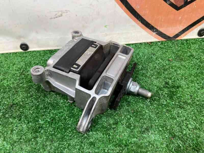 LR124872 Motor cushion Range Rover Evoque New L551 (2019-) used cost  € in stock 1 pcs.