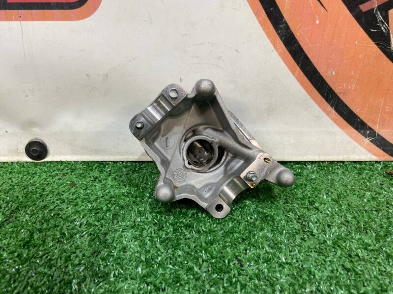 LR125367 Fuel pump bracket Range Rover Evoque New L551 (2019-) used cost 5 € in stock 1 pcs.