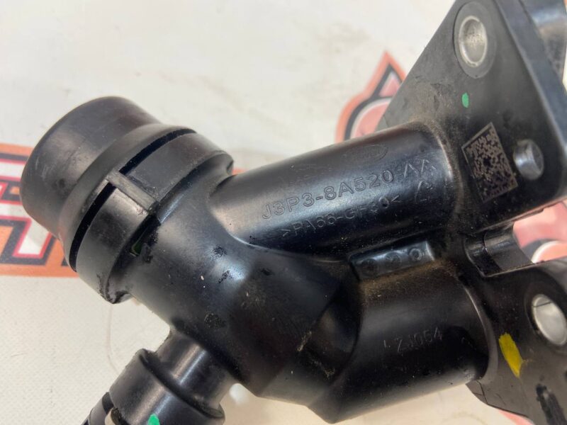 LR125387 Thermostat hose Range Rover Evoque New L551 (2019-) used cost 40 € in stock 1 pcs.