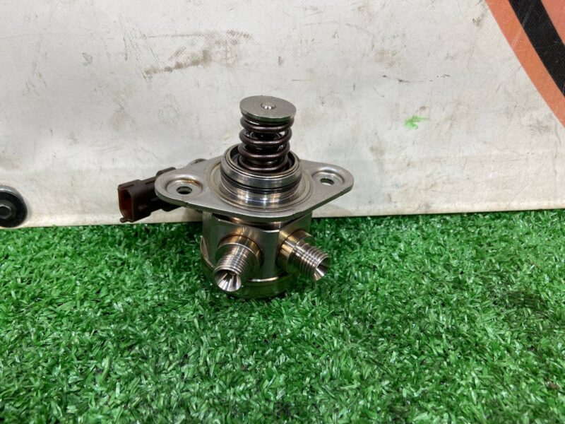 LR125397 Fuel pump 1.5 i Range Rover Evoque New L551 (2019-) used cost 300 € in stock 1 pcs.