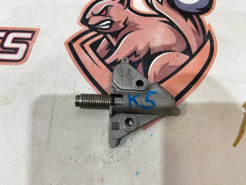 LR125414 Used Range Rover Evoque New L551 (2019-) Timing Chain Tensioner cost 35 € in stock 1 pcs.