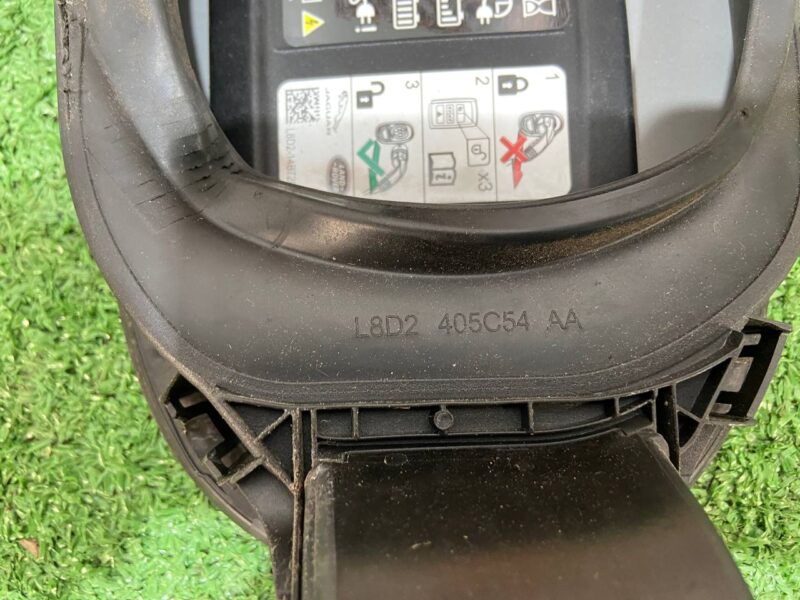 LR125438 Charging port cover Range Rover Evoque New L551 (2019-) used cost 50 € in stock 1 pcs.