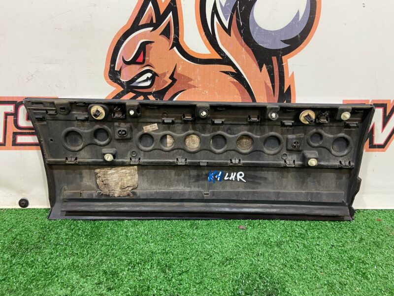 LR125983 Rear left door molding Range Rover L405 (2013-2021) Used - Image 15