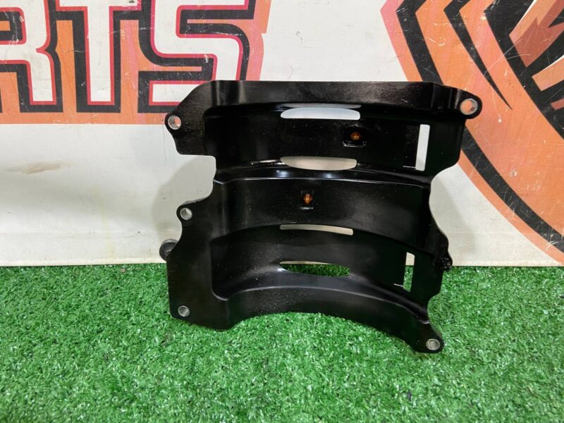 LR126043 Pan aerodynamic Range Rover Evoque New L551 (2019-) used cost 150 € in stock 1 pcs.