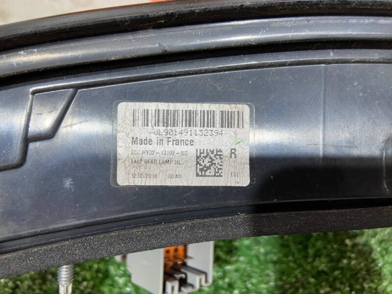 LR126302 Rear right lamp in the trunk lid Land Rover Discovery 5 L462 (2017-) used - Image 16
